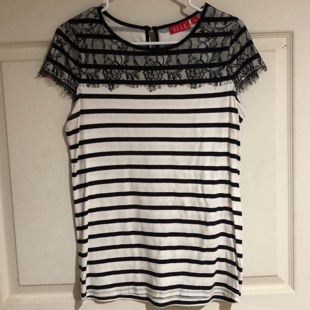 Lace embellished tee